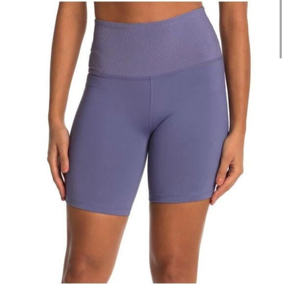 Beyond Yoga Ready or Not Dusty Violet High Waist Biker Shorts- Size Small - Picture 2 of 9